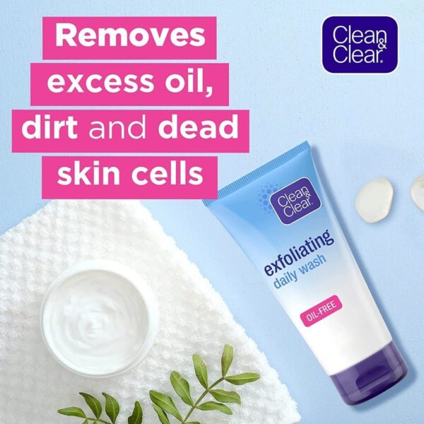 Clean & Clear Exfoliating Daily Wash 150Ml
