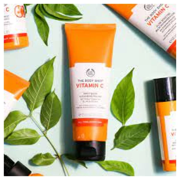 The Body Shop Vitamin C Daily Glow Cleansing Polish Nettoyant Gommant Eclat Quotidien 125ml  - Image 2
